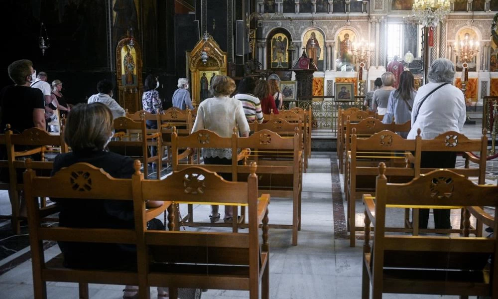 Κύπρος: Χριστούγεννα με ανοικτές Εκκλησίες - Τραπέζια με 10 άτομα